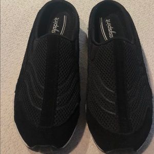 Easy Spirit Women’s Black Tennis Shoes  Sz 8.5 Euc